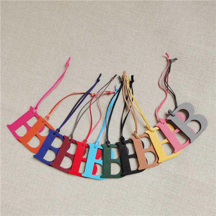 English Letter A B C D E F G A - đánh giá và giá Monogram Keychain Leather