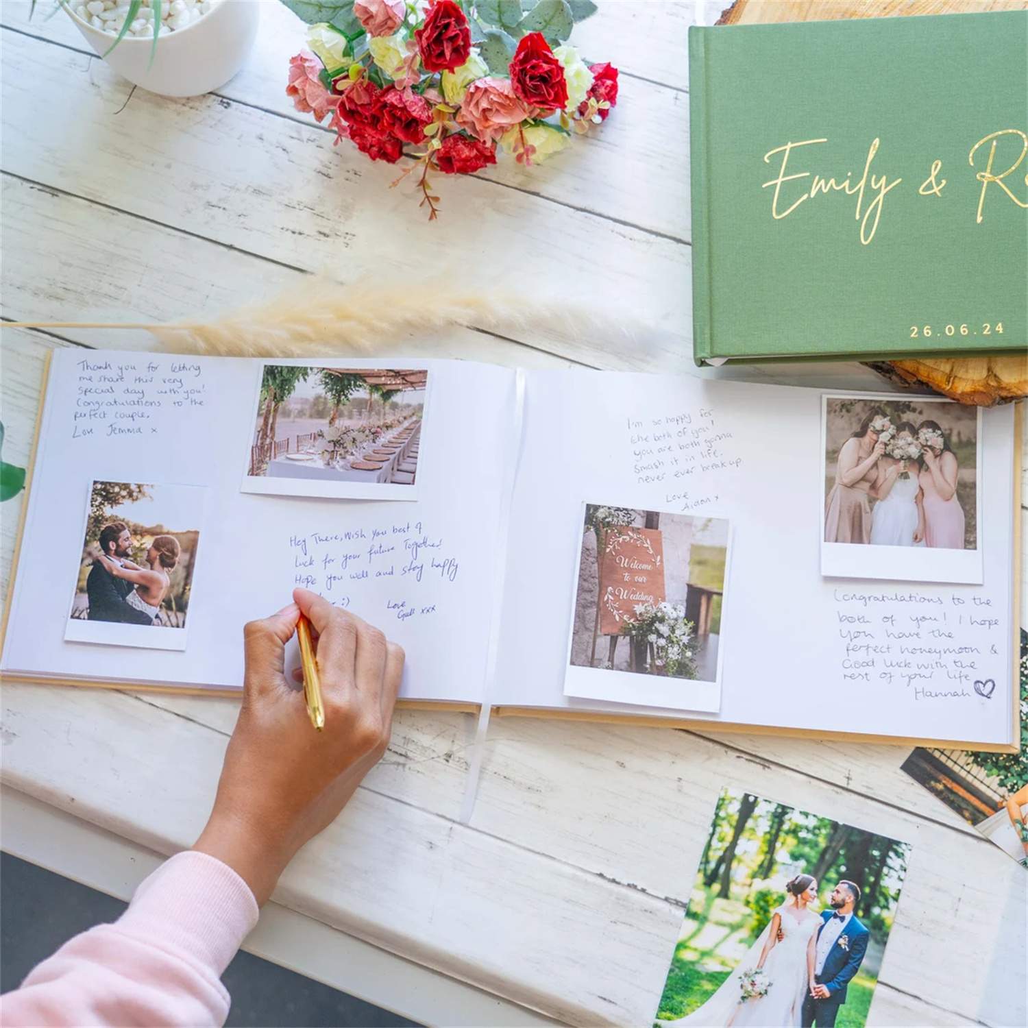 Custom Venue Illustration Wedd - đánh giá và giá Custom Photo Book