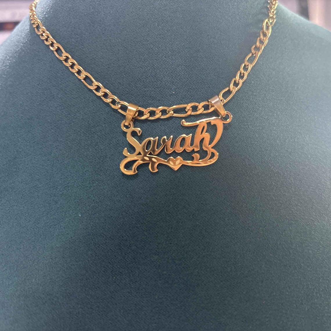 Custom Figaro Chain Heart Name - đánh giá và giá Name Necklace Custom